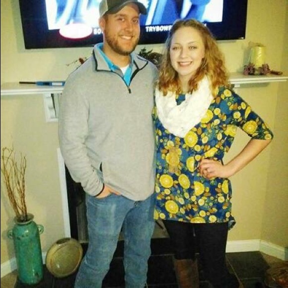 Xs Lularoe Irma with sunflowers - Picture 4 of 4